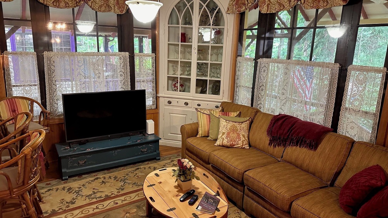 Photo of Livingroom in Mount Gretna
