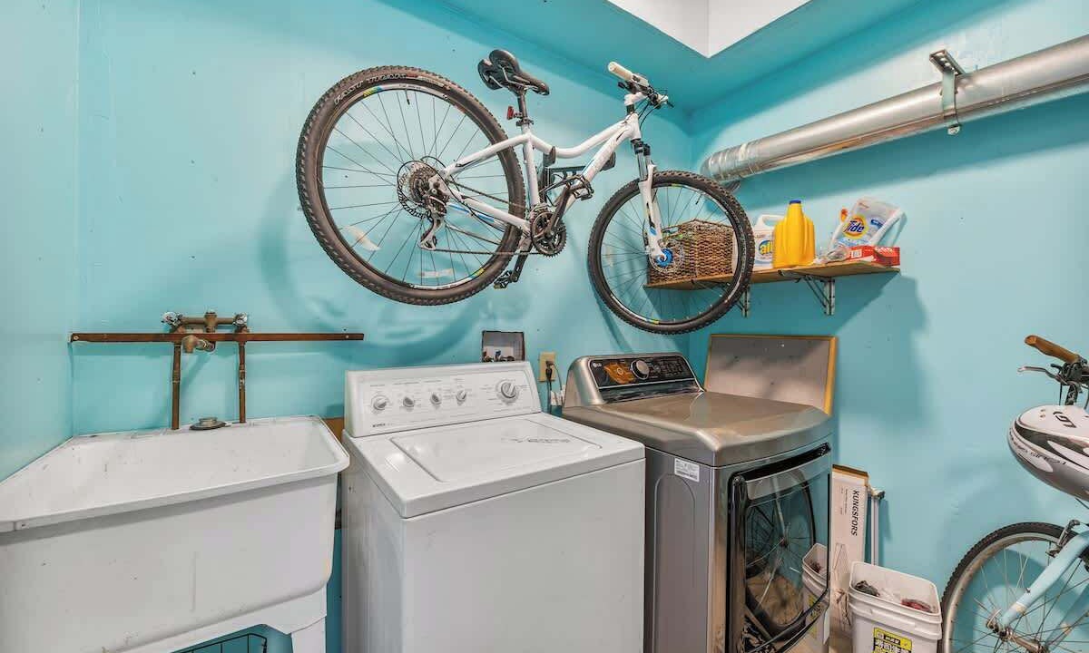 Photo of Bedroom in Downtown Berkeley