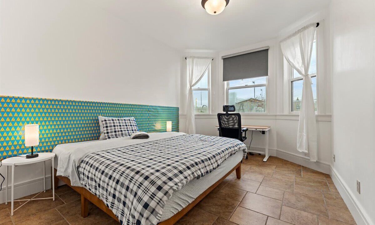 Photo of Bedroom in Downtown Berkeley