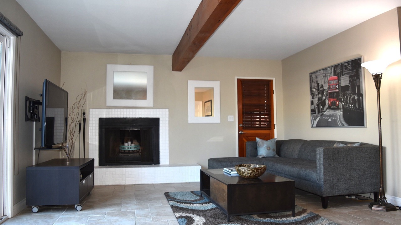 Photo of Livingroom in University Heights