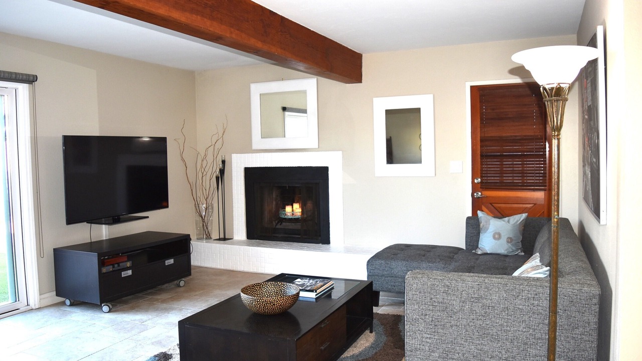 Photo of Livingroom in University Heights