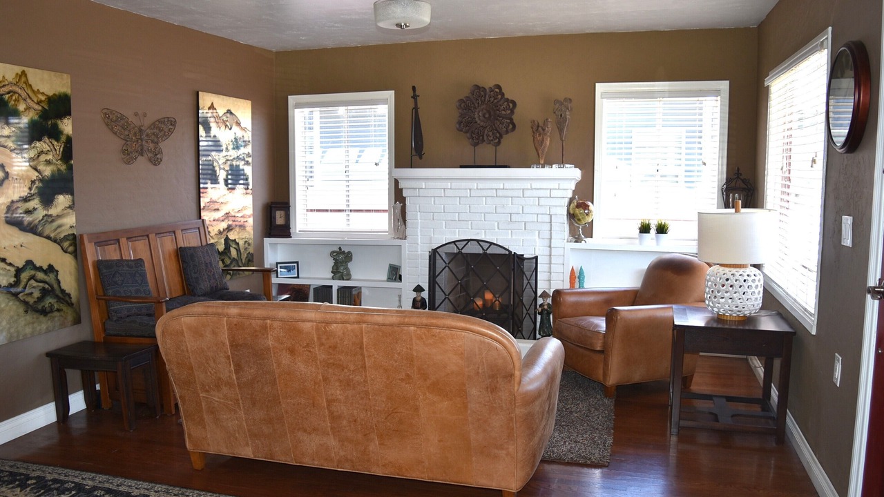 Photo of Livingroom in University Heights