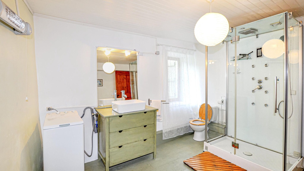 Photo of Bathroom in Dun