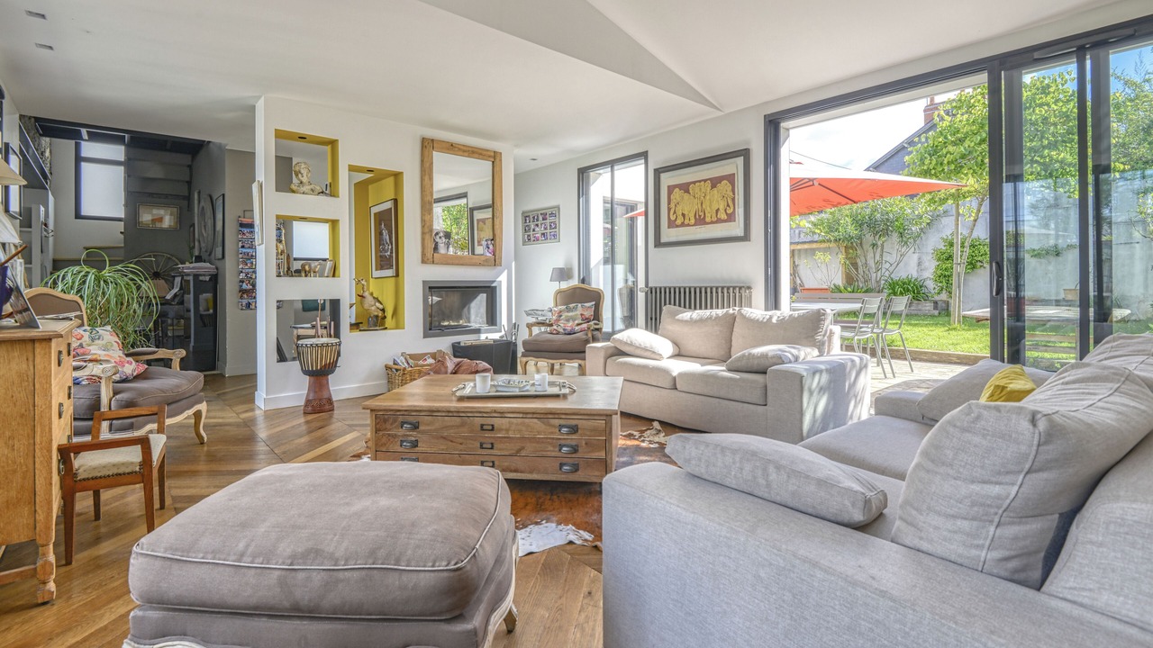 Photo of Livingroom in Schuman
