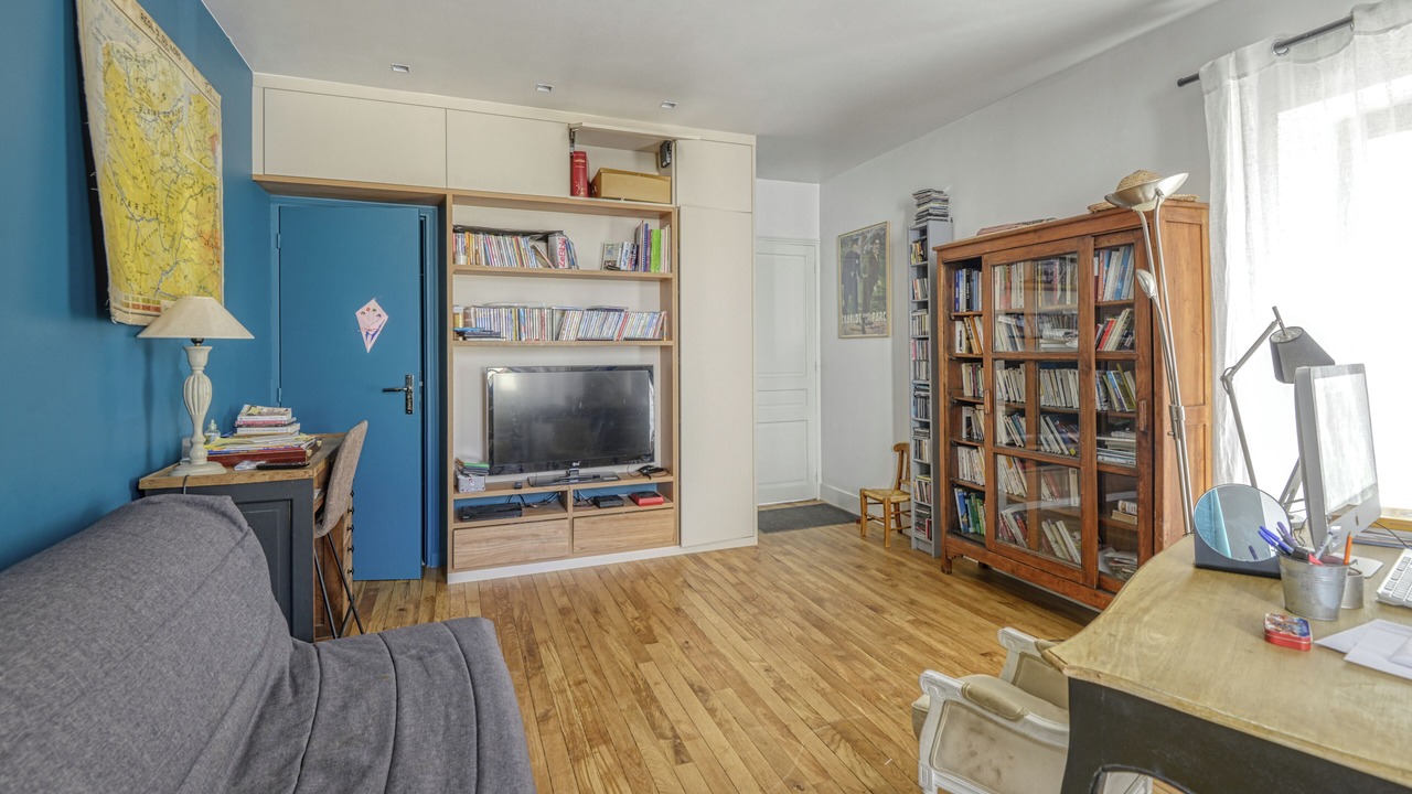 Photo of Livingroom in Schuman