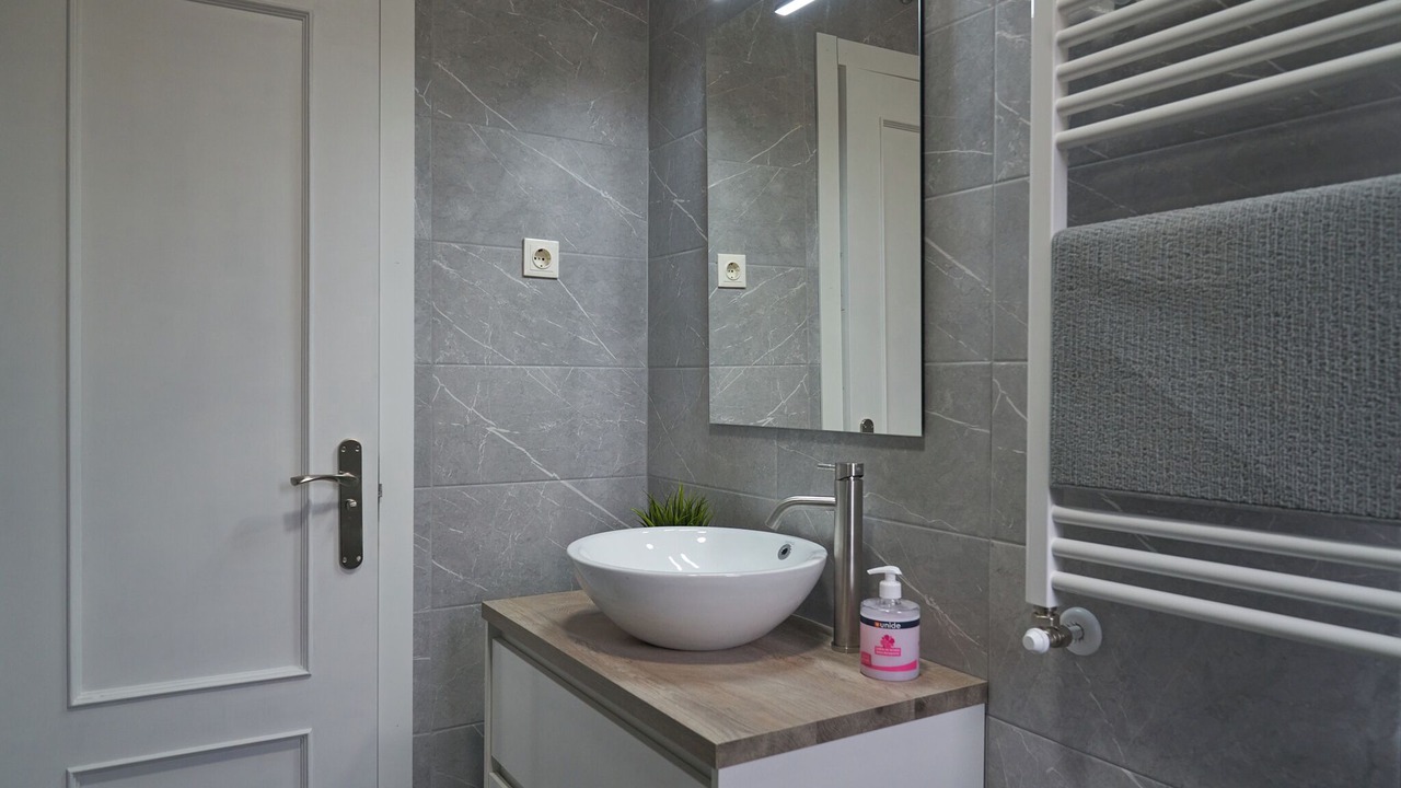Photo of Bathroom in Los Angeles de San Rafael