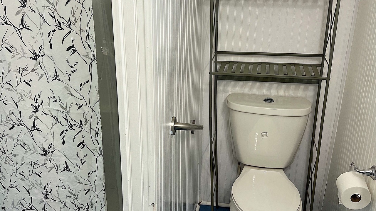 Photo of Bathroom in Lakewood Estates