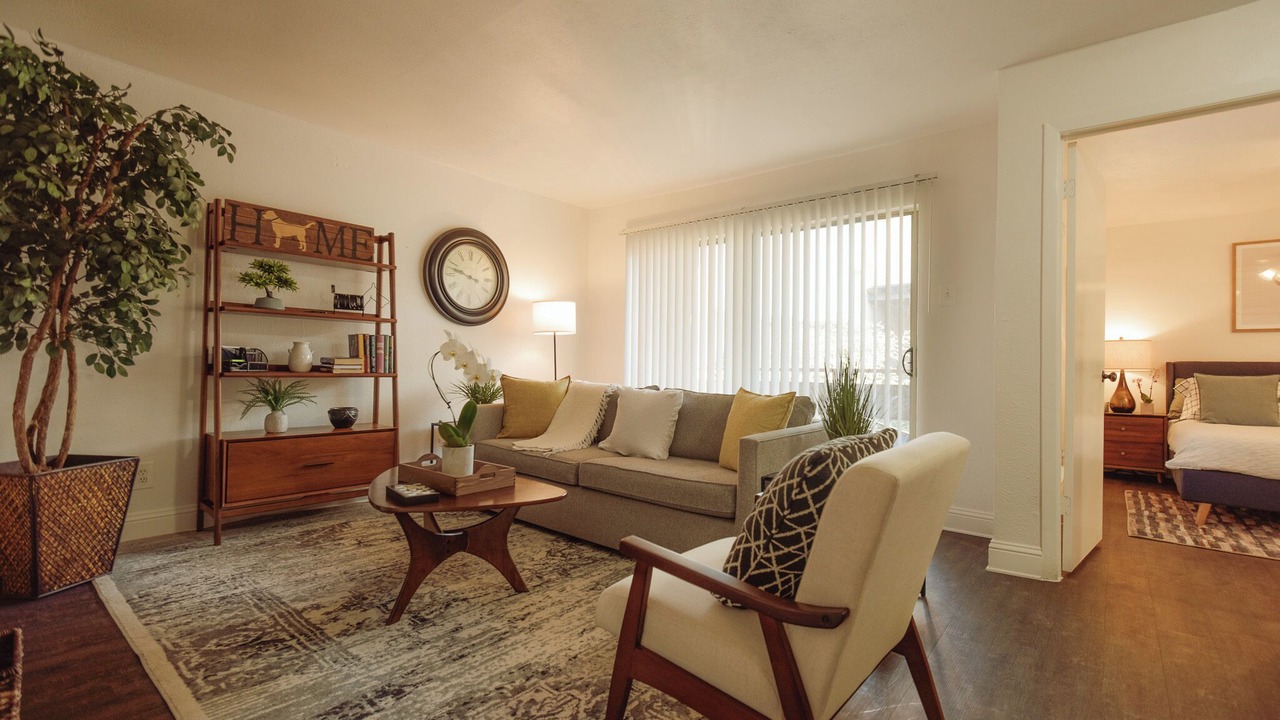 Photo of Livingroom in Knox - Henderson