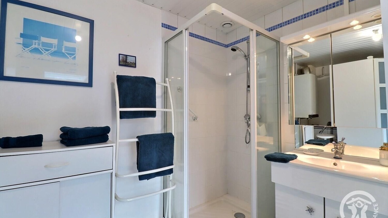 Photo of Bathroom in Esperance-Cottages