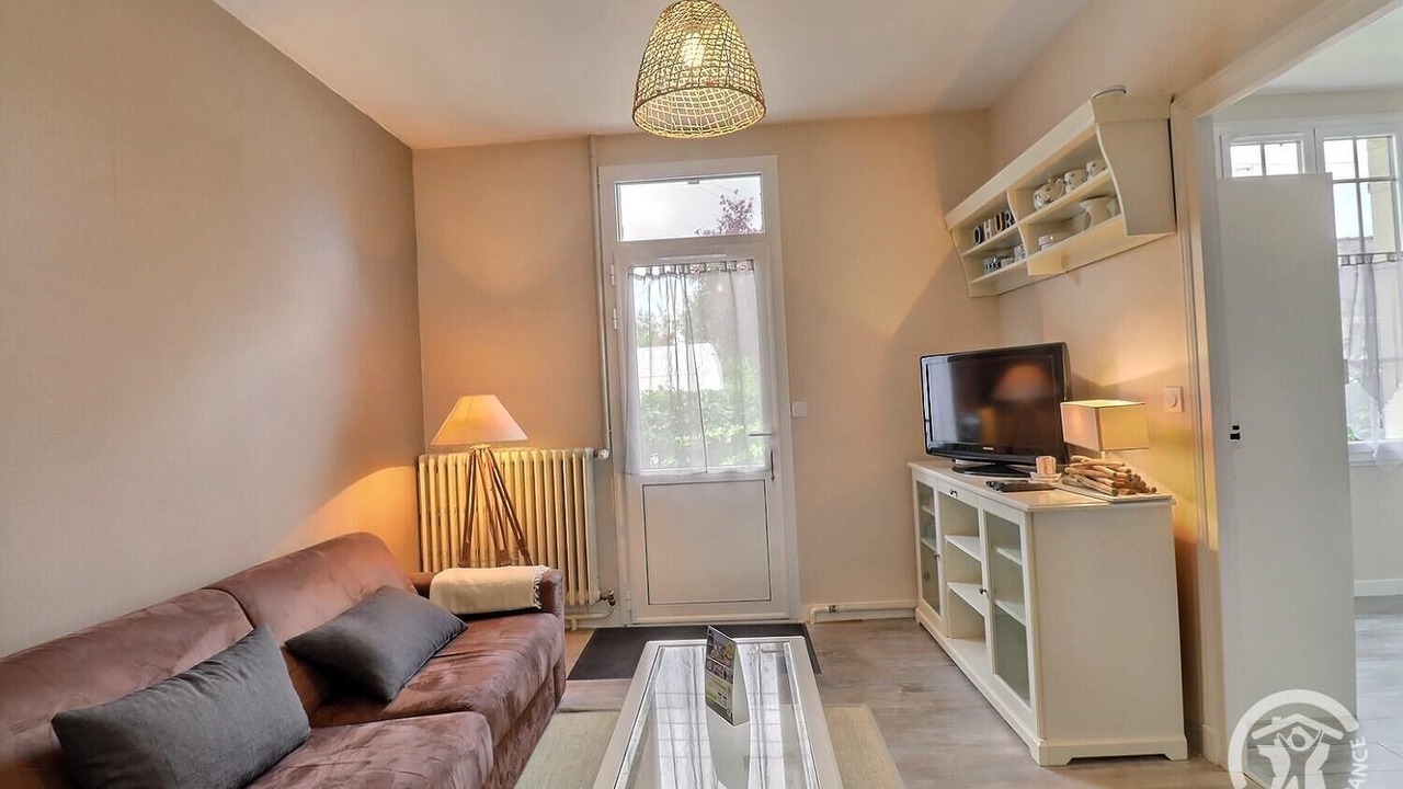 Photo of Livingroom in Esperance-Cottages