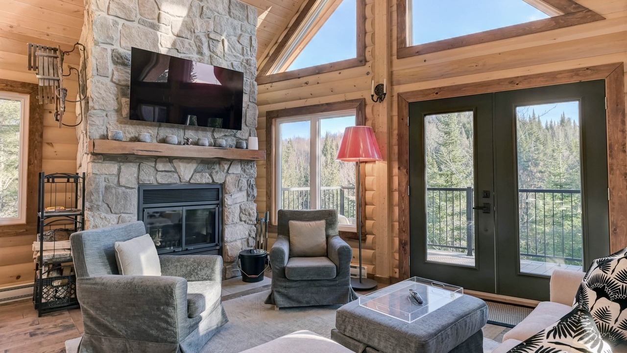 Photo of Livingroom in Amherst