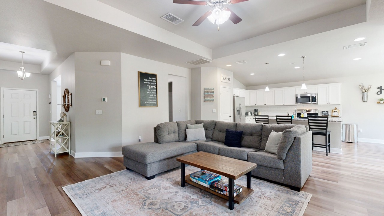 Photo of Livingroom in Highland Lake Estates