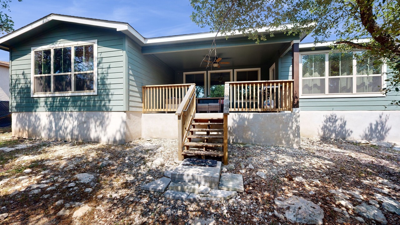 Photo of Patio Balcony in Highland Lake Estates