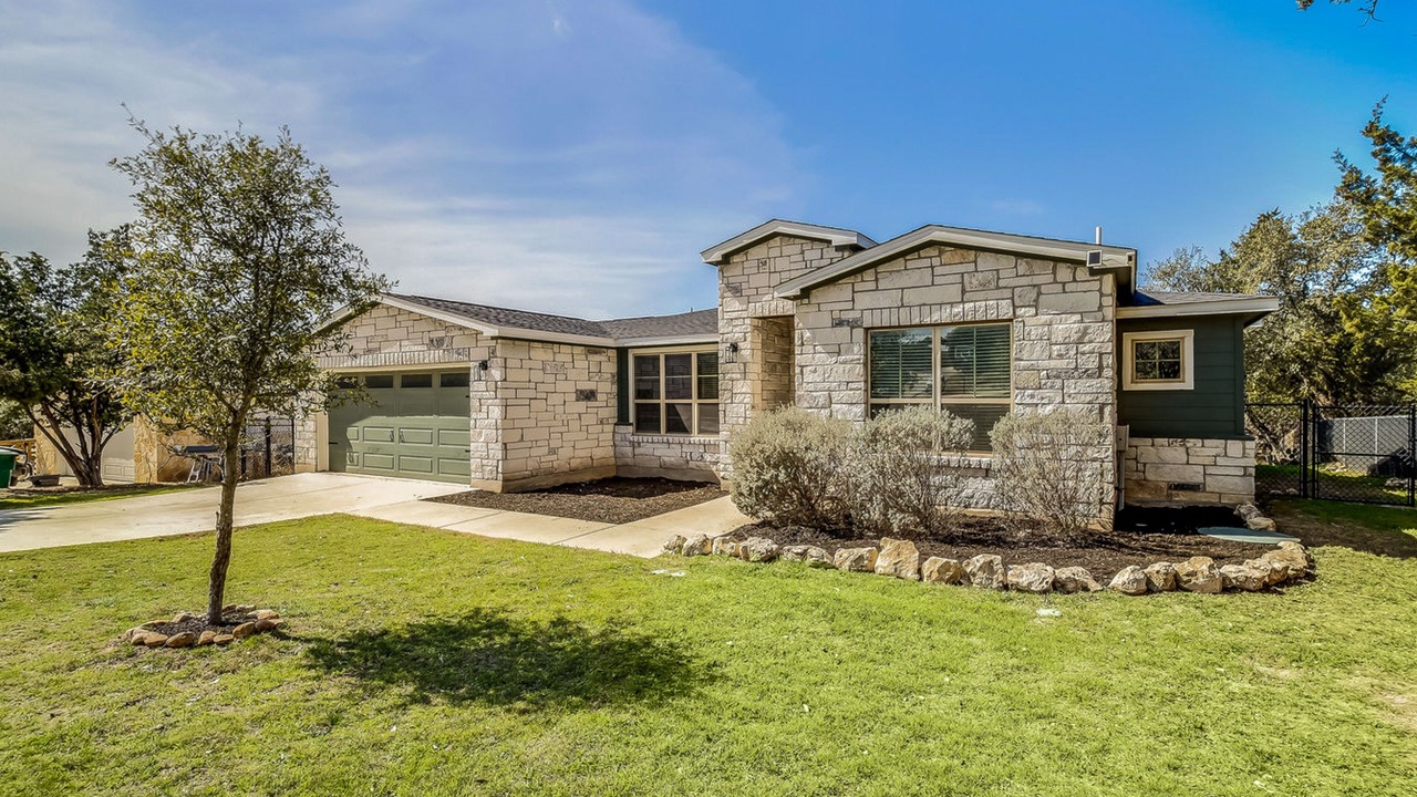 Photo of Outdoor in Highland Lake Estates