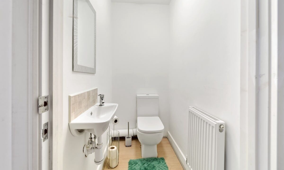 Photo of Bathroom in Aylestone
