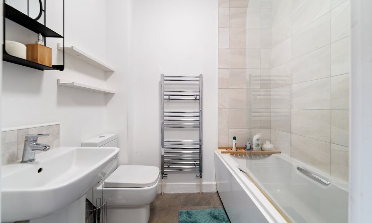 Photo of Bathroom in Aylestone