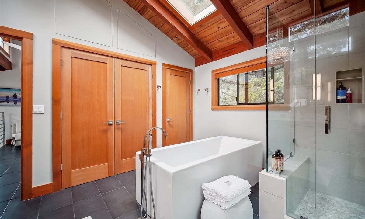 Photo of Bathroom in Tolovana Park