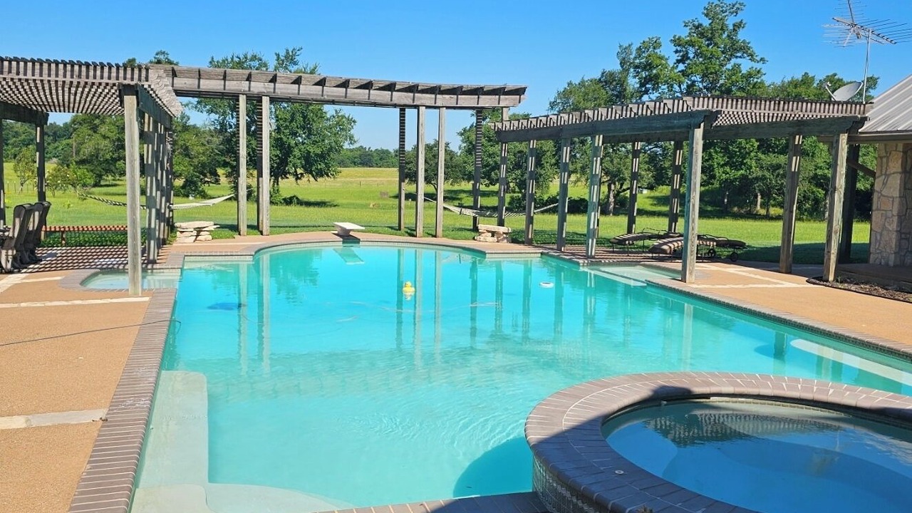 Photo of Outdoor in Madisonville