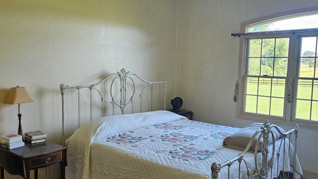 Photo of Bedroom in Madisonville