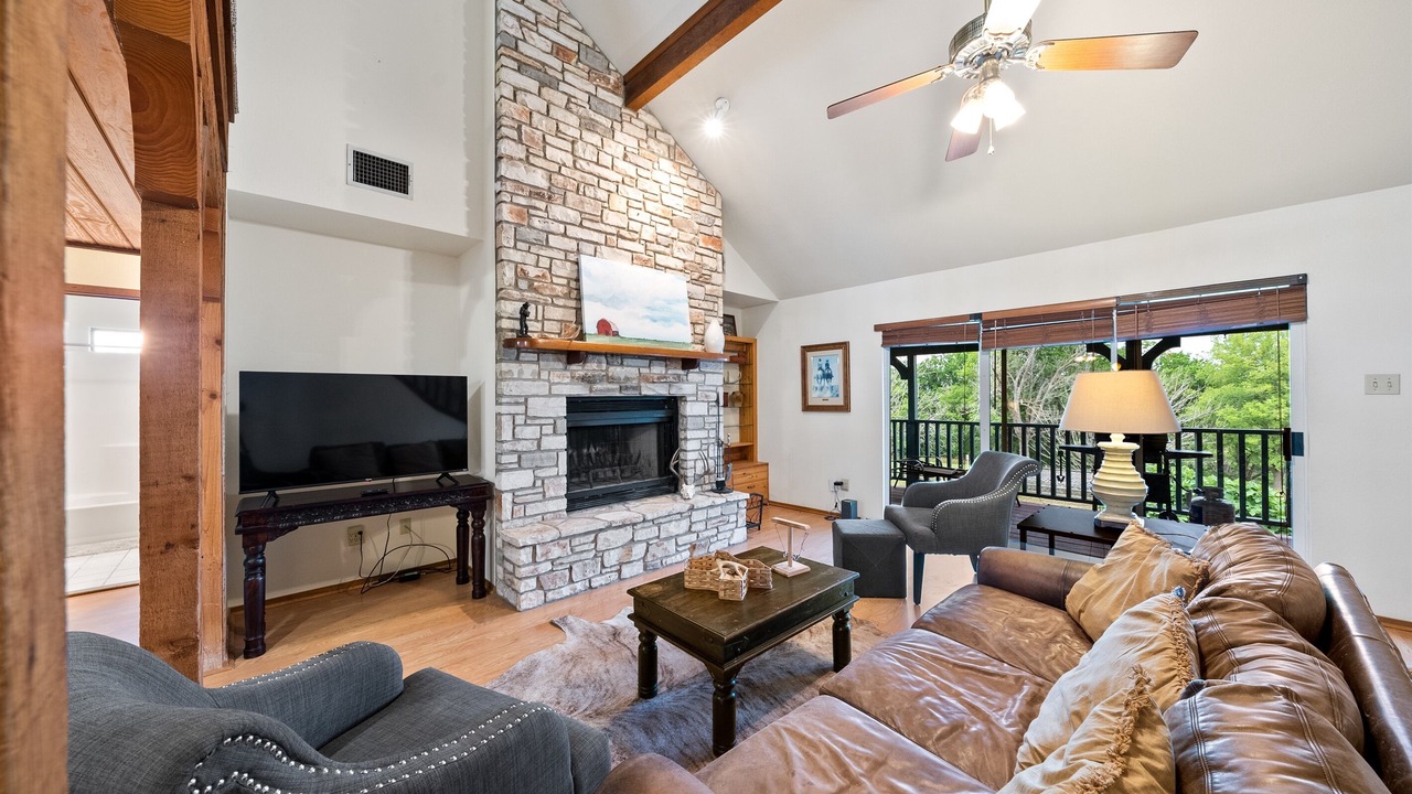 Photo of Livingroom in Center Point