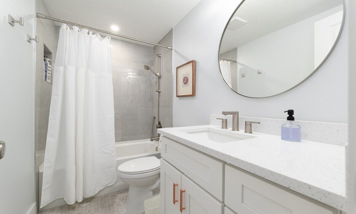 Photo of Bathroom in Neptune Beach