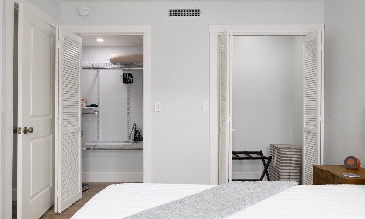 Photo of Bedroom in Neptune Beach