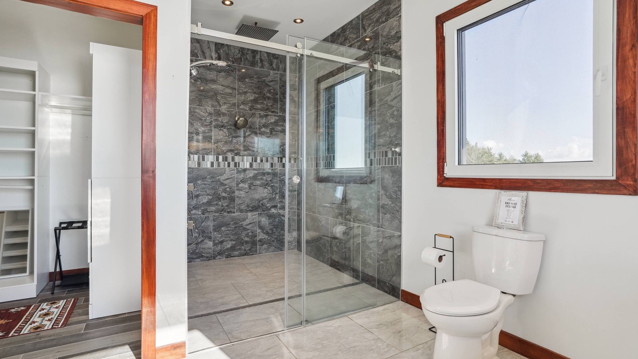 Photo of Bathroom in Tay