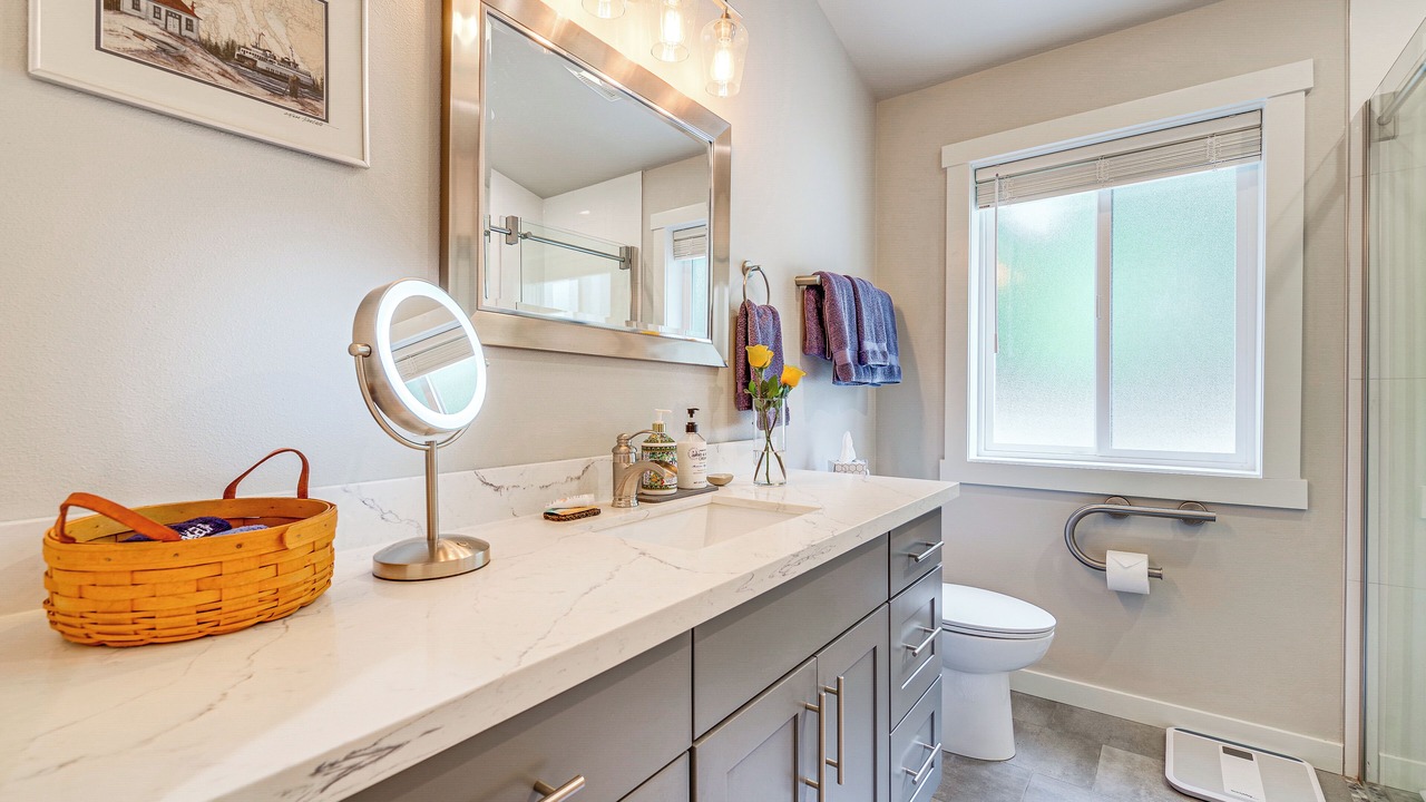 Photo of Bathroom in Freeland