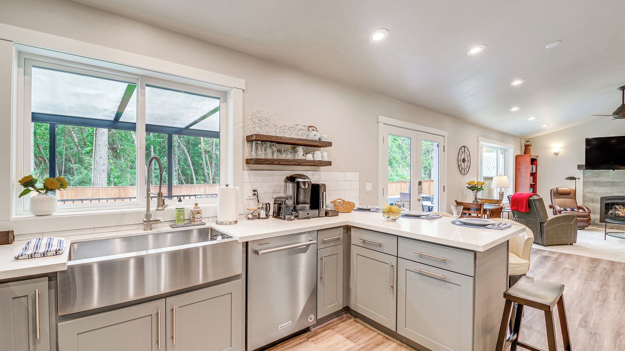 Photo of Others in Freeland