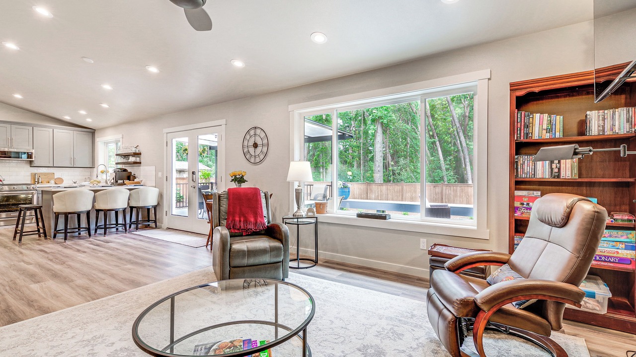 Photo of Others in Freeland