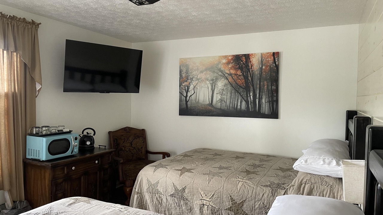 Photo of Bedroom in Clay City