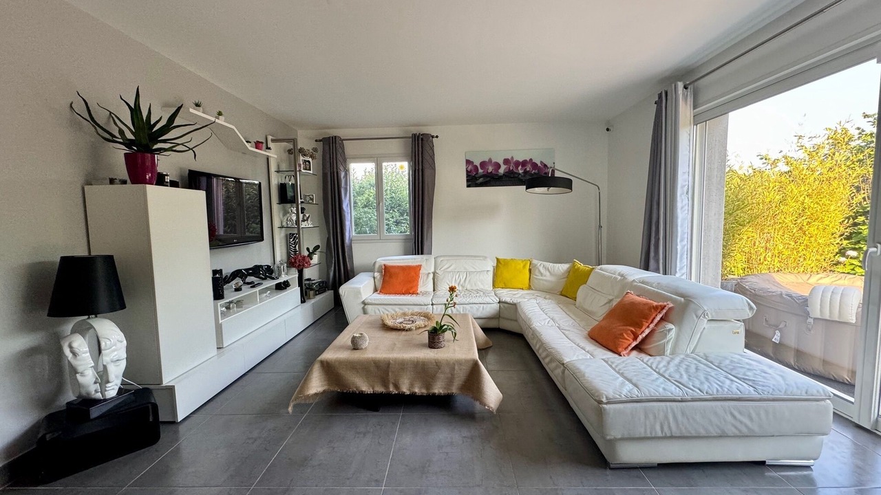 Photo of Livingroom in Saint-Laurent-des-Arbres