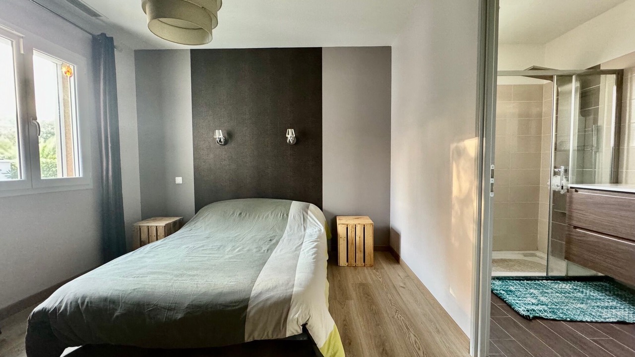 Photo of Bedroom in Saint-Laurent-des-Arbres