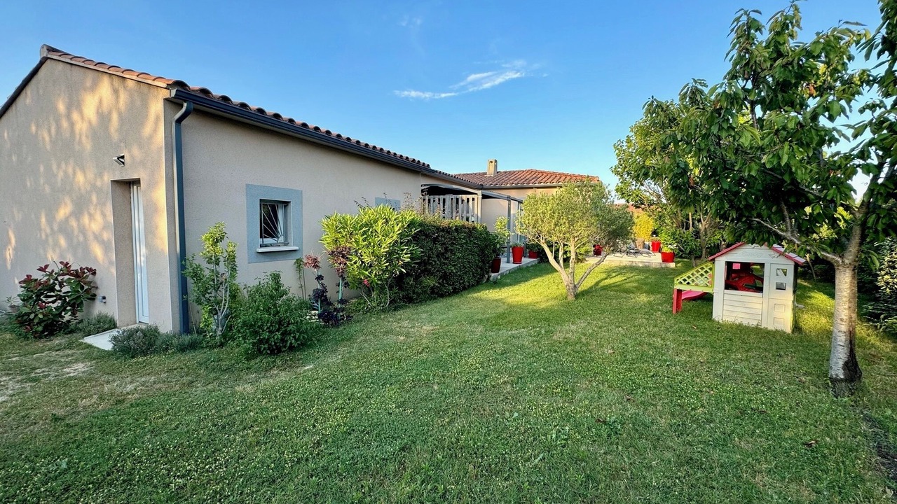 Photo of Outdoor in Saint-Laurent-des-Arbres