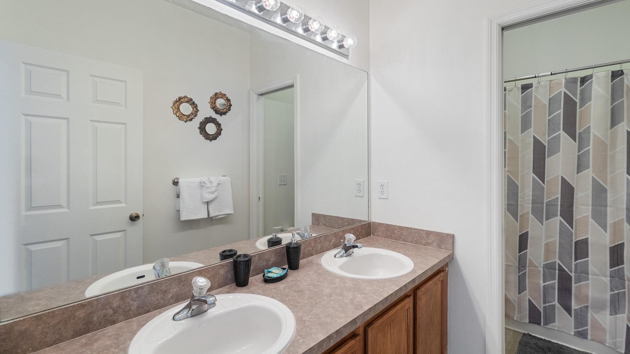 Photo of Bathroom in Sunset Ridge