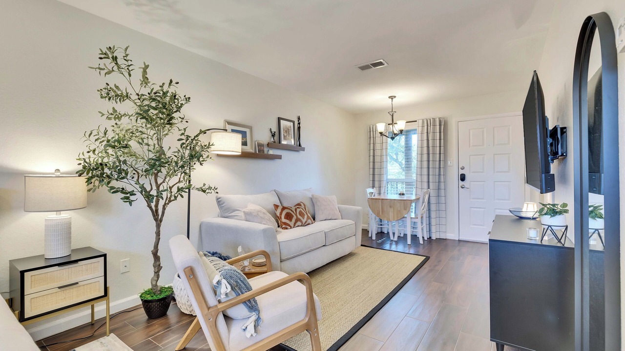 Photo of Livingroom in Hyde Park