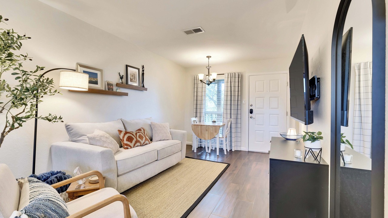 Photo of Livingroom in Hyde Park