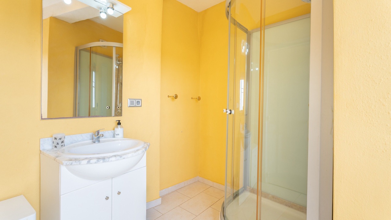 Photo of Bathroom in Torrent