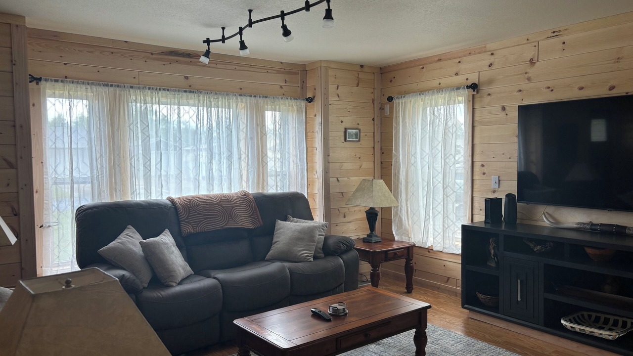 Photo of Livingroom in Evergreen