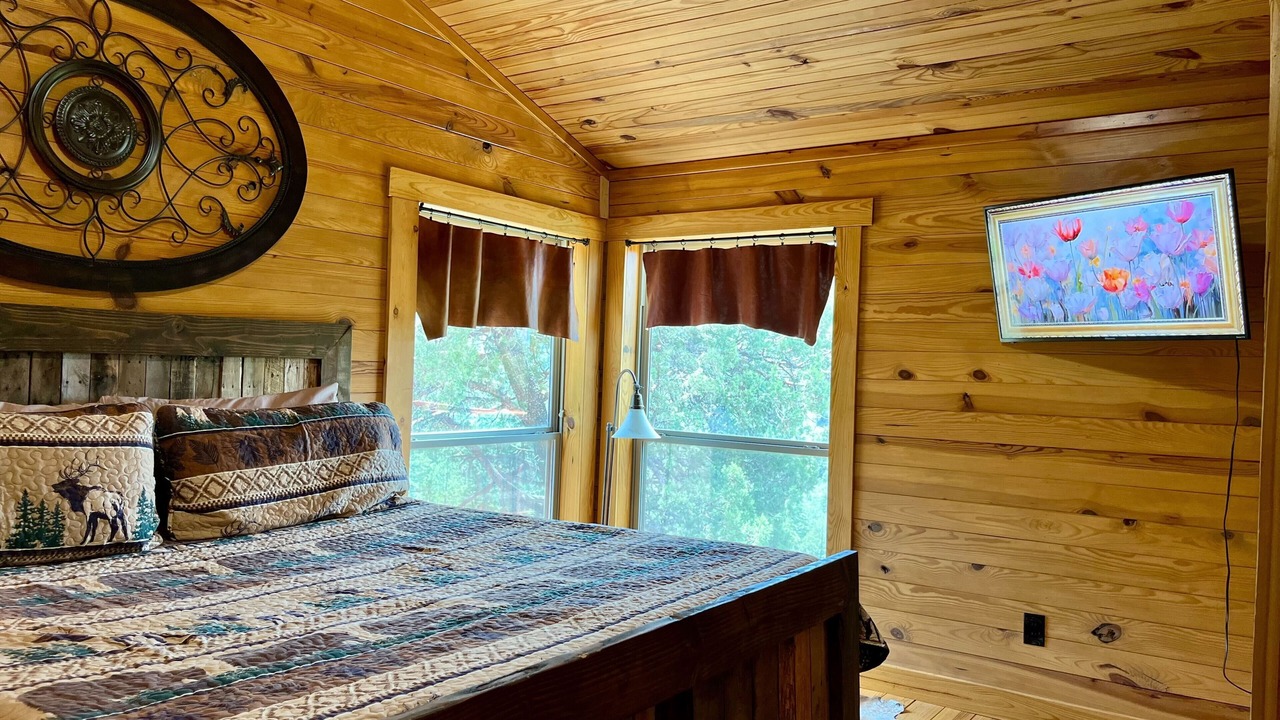 Photo of Bedroom in Ruidoso