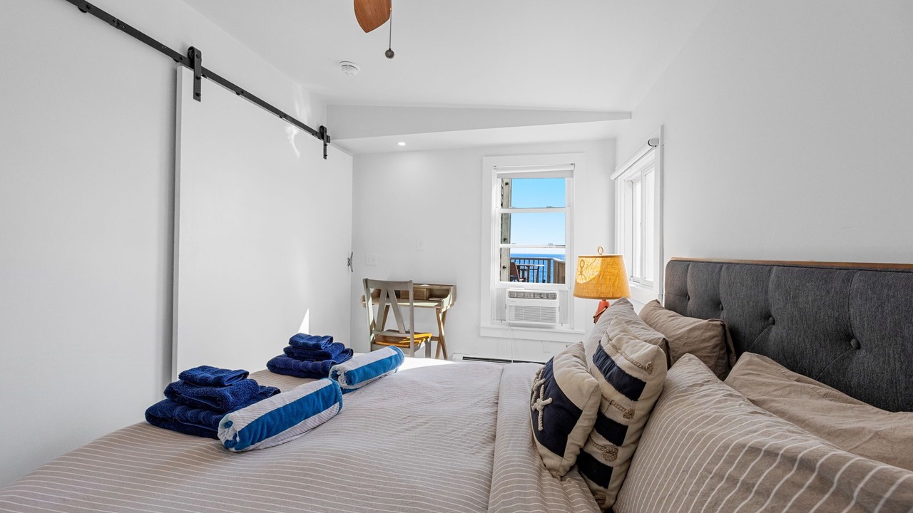 Photo of Bedroom in Commercial Street