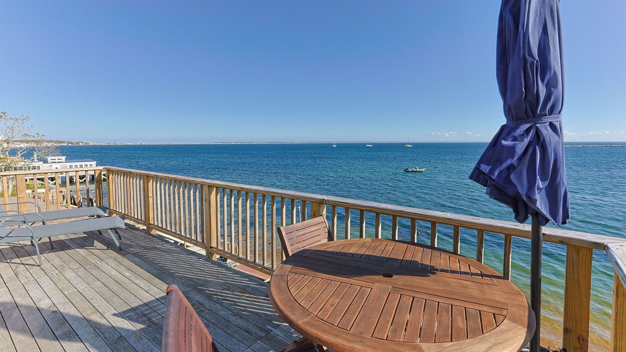 Photo of Outdoor in Commercial Street