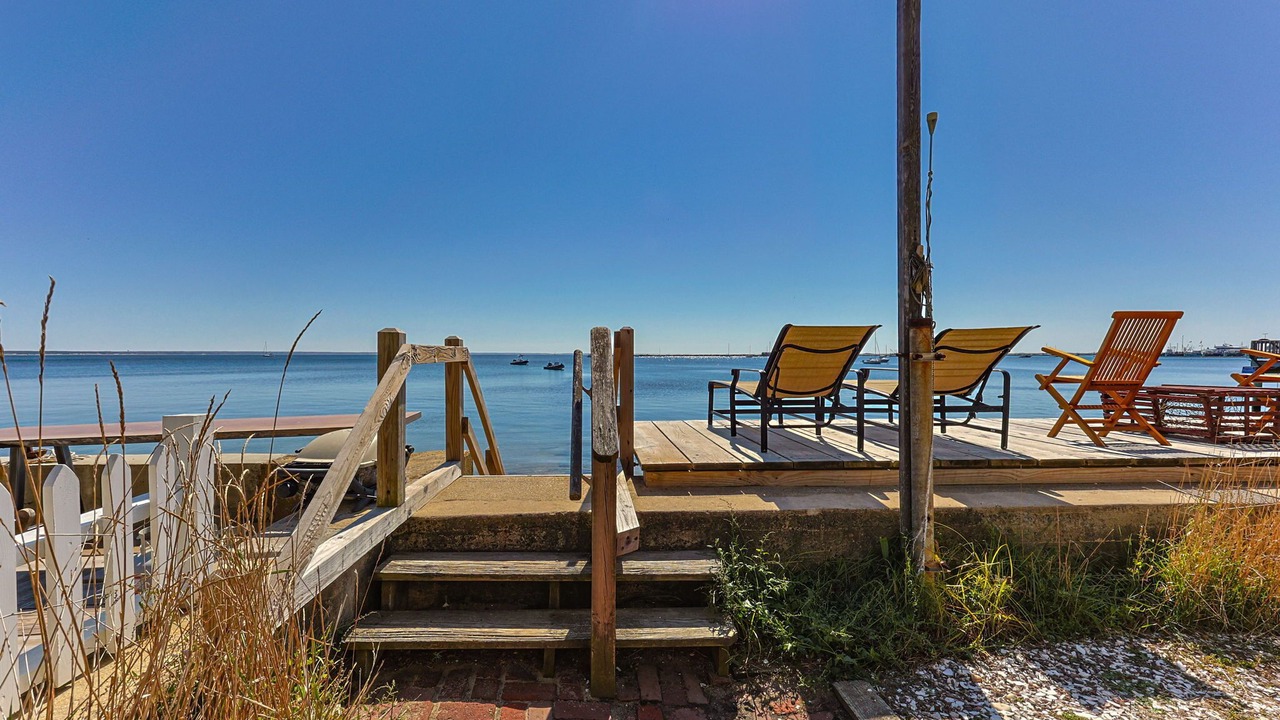 Photo of Outdoor in Commercial Street