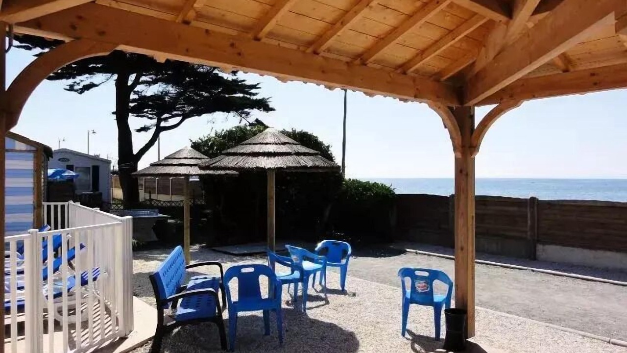 Photo of Patio Balcony in Saint-Michel-Chef-Chef