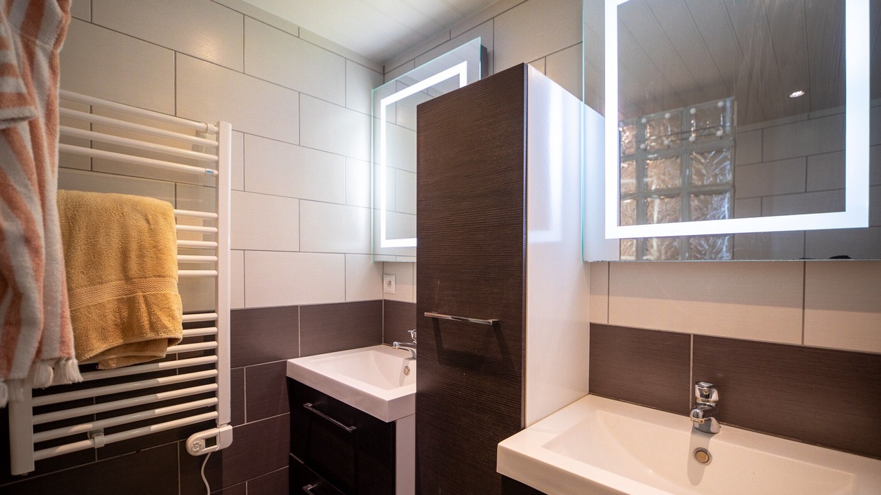 Photo of Bathroom in Campan