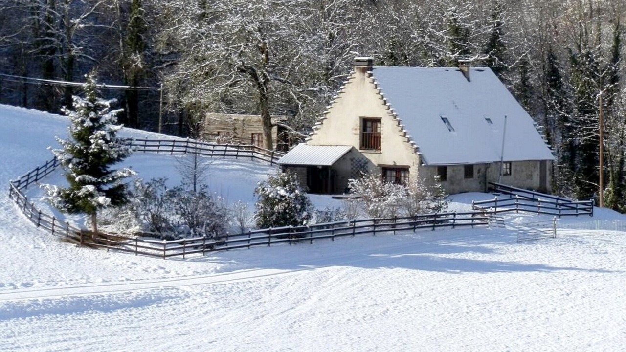 Photo of Outdoor in Campan
