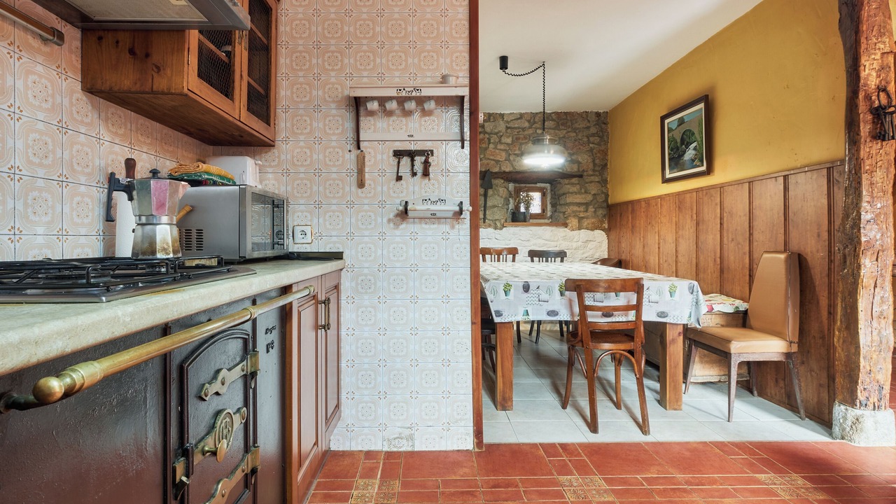 Photo of Kitchen in La Pola de Gordon