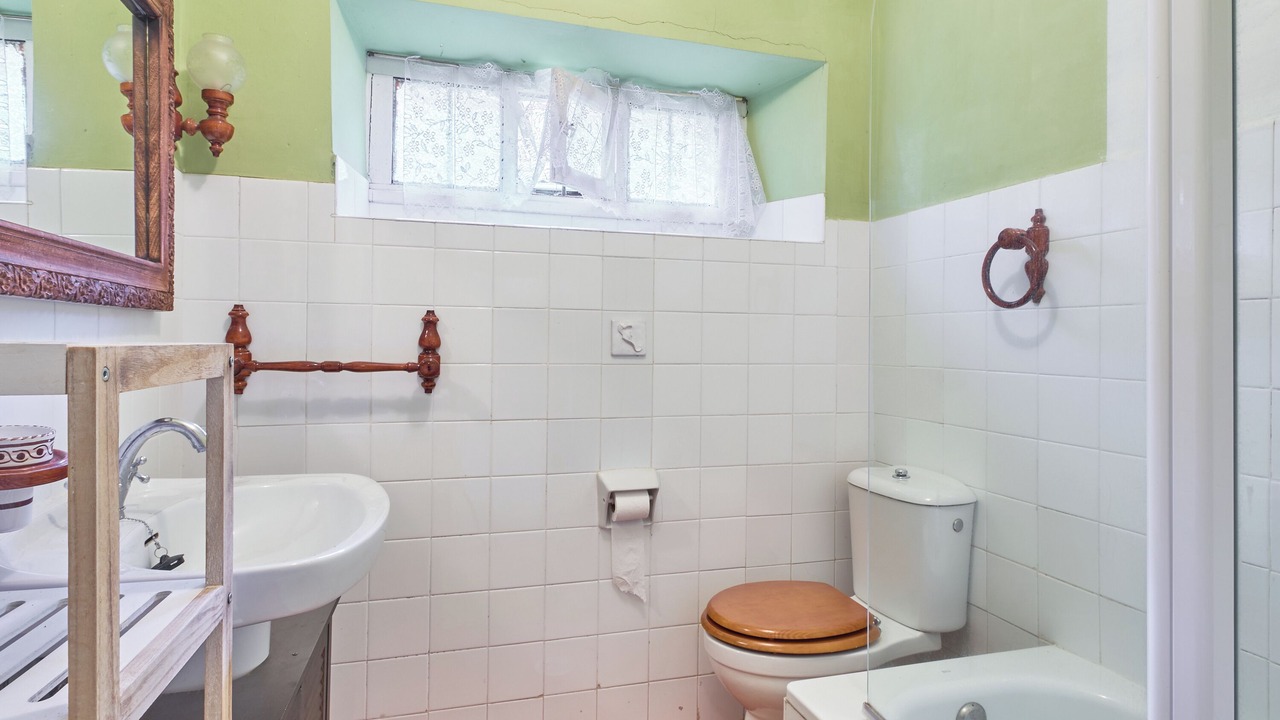 Photo of Bathroom in La Pola de Gordon