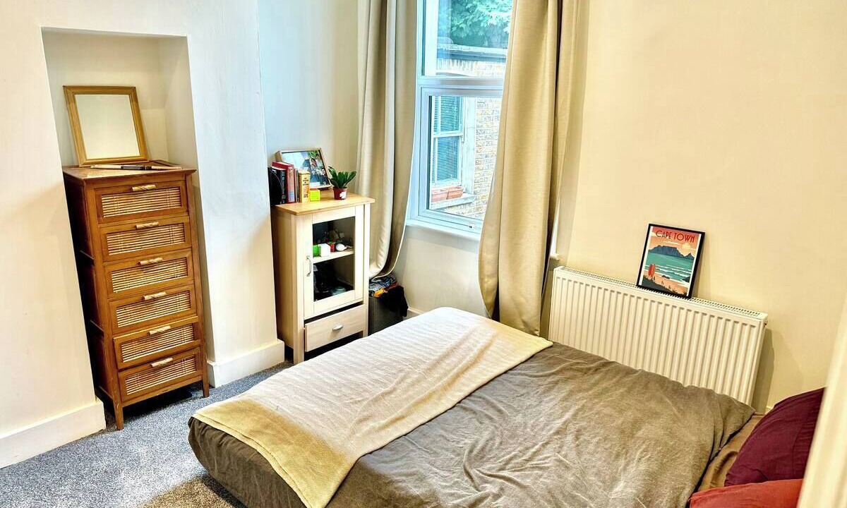 Photo of Bedroom in Ravenscourt Park