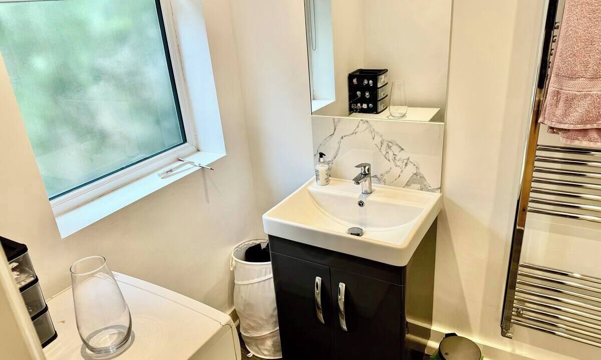 Photo of Bathroom in Ravenscourt Park